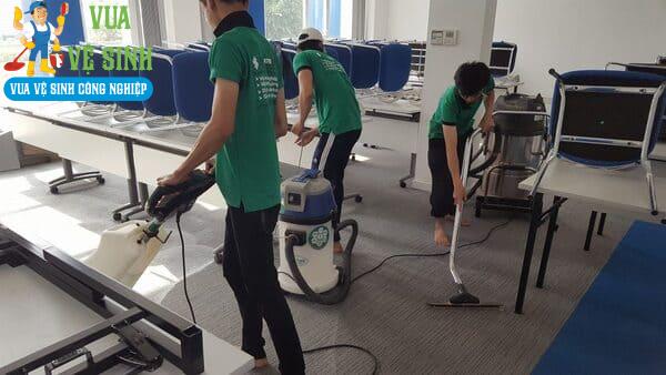 dich vu giat tham 1 Vua Vệ Sinh - đơn vị giặt thảm văn phòng chất lượng, giá tốt, uy tín Vua Vệ Sinh - đơn vị giặt thảm văn phòng chất lượng, giá tốt, uy tín
