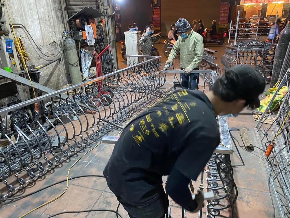 z4668775476149 0be09be164ffa0d3b397f95b6bb50191 Sắt mỹ thuật Khánh Thành Phát chuyên sắt nghệ thuật TpHCM Sắt mỹ thuật Khánh Thành Phát chuyên sắt nghệ thuật TpHCM